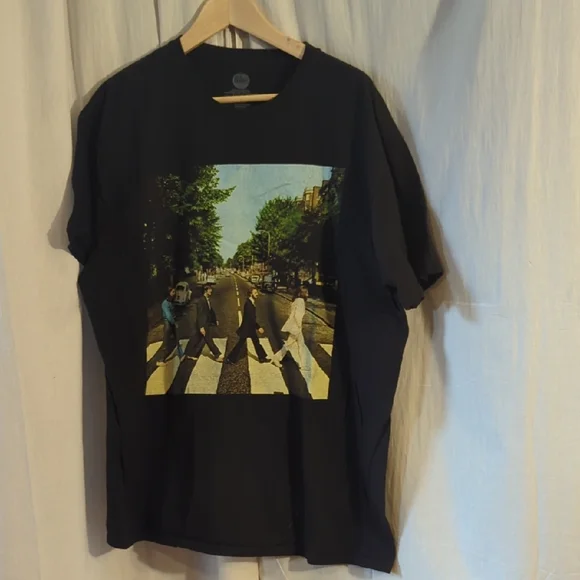 The Beatles Black Short Sleeve Tee Iconic Abbey Road Design - Picture 1 of 3